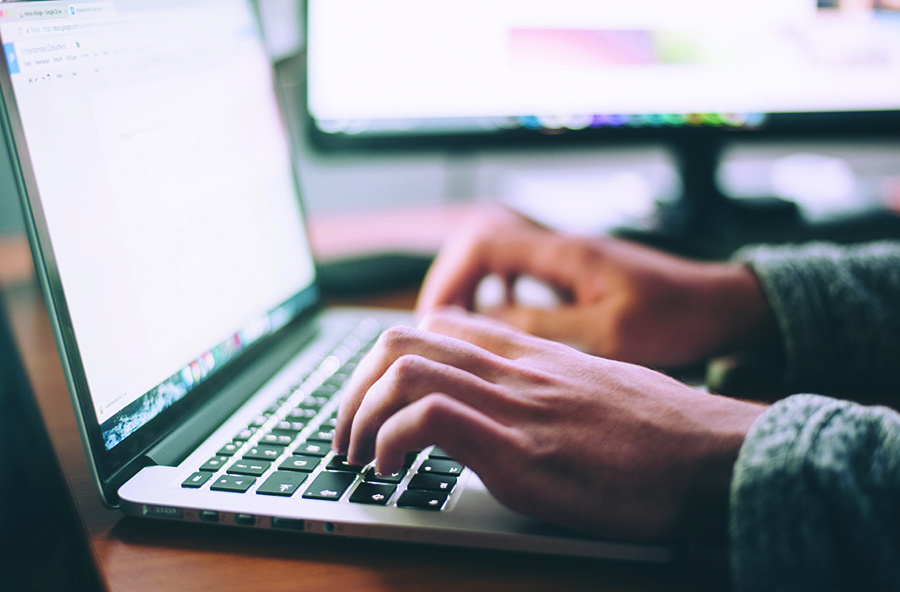 Личная переписка на работе - это тайна?